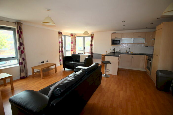 2 Bedroom Apartment To Rent In Quayside Drive, Colchester, CO2