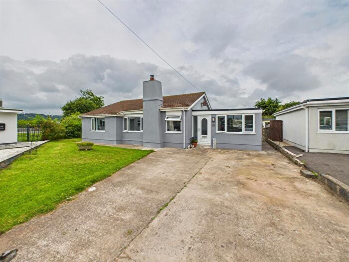 3 Bedroom Detached Bungalow For Sale In Glan Morfa, Ferryside, SA17