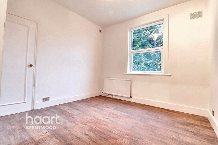 1 Bedroom Flat For Sale In Junction Road, Brentwood, CM14