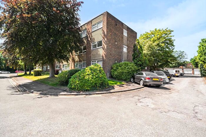 2 Bedroom Flat For Sale In Gateway Close, Northwood, HA6