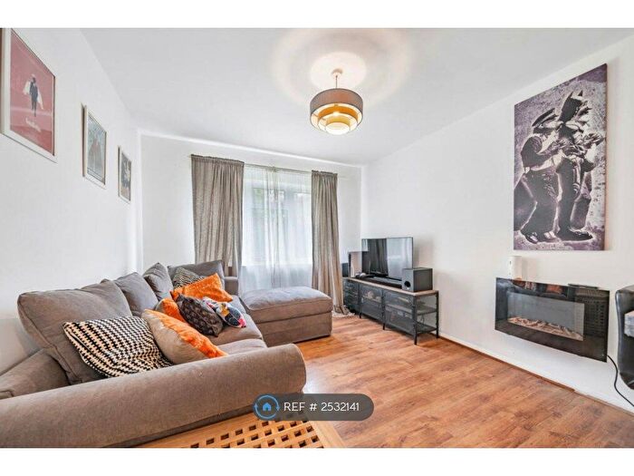 1 Bedroom Flat To Rent In Colston Court, Bishopston, Bristol, BS7