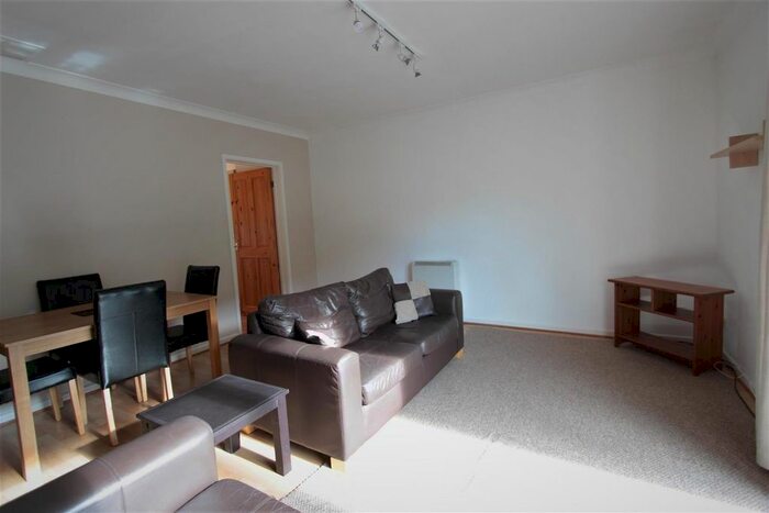 2 Bedroom Flat To Rent In Ladies Spring Grove, Sheffield, S17