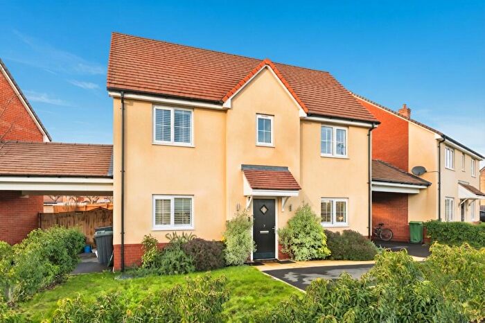 3 Bedroom Detached House To Rent In Blackwater Drive, Dunmow, Essex, CM6