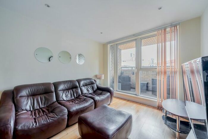 1 Bedroom Flat To Rent In Great Suffolk Street, London, SE1