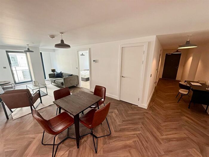 2 Bedroom Apartment To Rent In St Pauls Square, Birmingham, B3