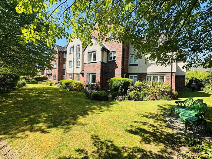 1 Bedroom Apartment For Sale In Brielen Court, Radcliffe-On-Trent, Nottingham, NG12
