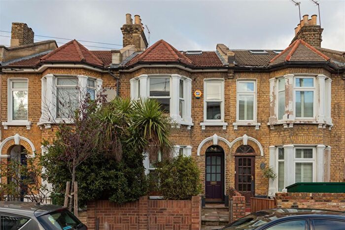 5 Bedroom Property For Sale In Albert Square, Stratford, E15