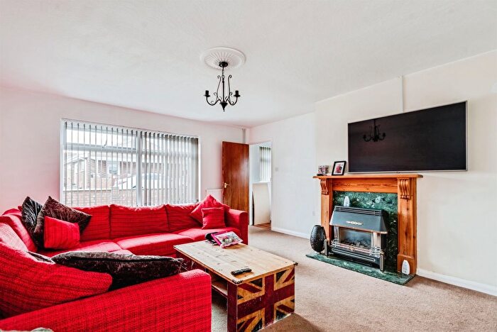 2 Bedroom Detached Bungalow For Sale In Ashfield Road, Carterton, OX18
