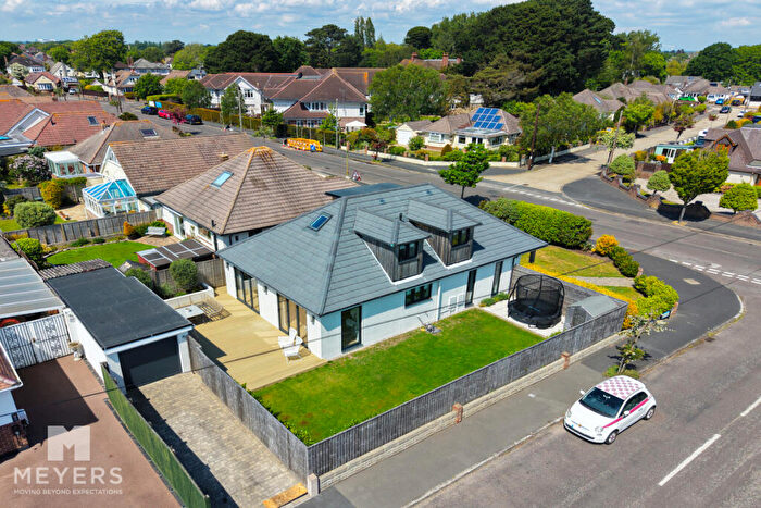 4 Bedroom Chalet For Sale In Thornbury Road, Bournemouth, BH6