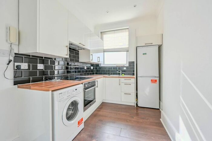1 Bedroom Flat To Rent In The Vale, Acton, London, W3