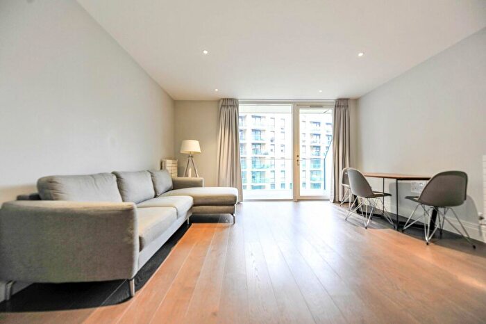 2 Bedroom Flat To Rent In Queenshurst Square, Kingston, KT2