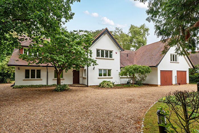5 Bedroom Detached House For Sale In Islet Road, Maidenhead, SL6