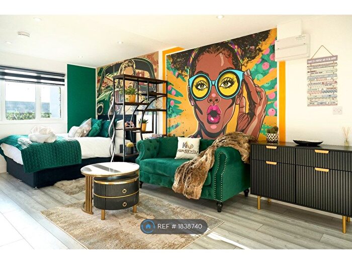 Studio To Rent In Town Centre, Hatfield, AL10