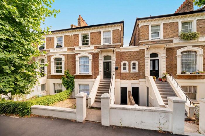 1 Bedroom Flat For Sale In Princess Road, Queens Park, NW6