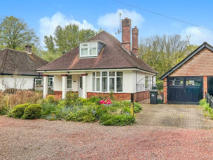 3 Bedroom Detached House For Sale In Abergavenny Road, Usk, NP15