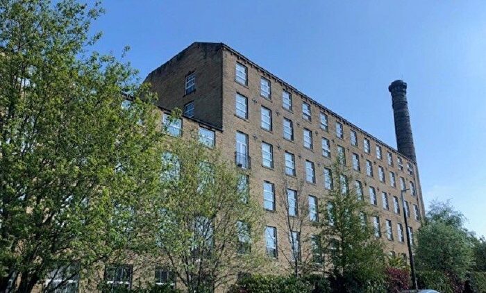 2 Bedroom Flat For Sale In Westbury Street, Elland, West Yorkshire., HX5