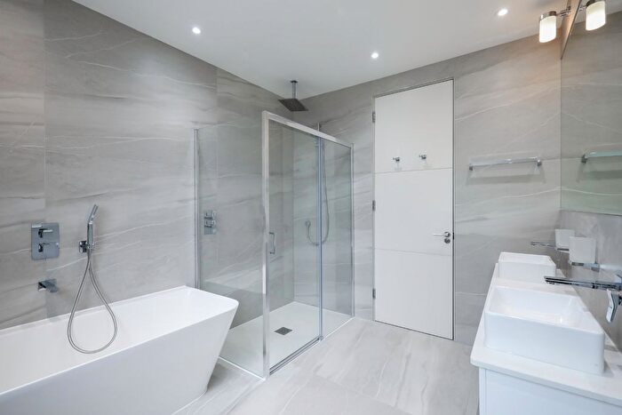 4 Bedroom Mews To Rent In Horbury Mews, London, W11