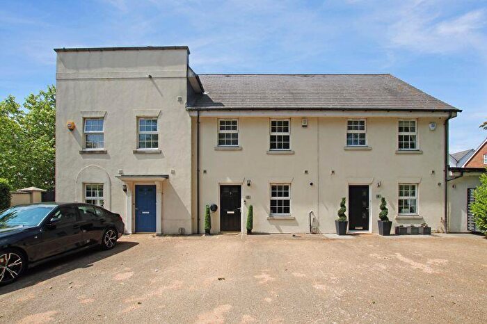 4 Bedroom Terraced House For Sale In Calvert Drive, Bexley Park, DA2