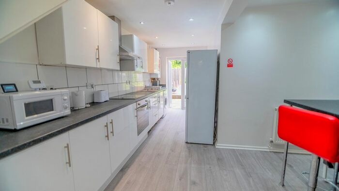 5 Bedroom Terraced House To Rent In Stirling Road, Birmingham, B16