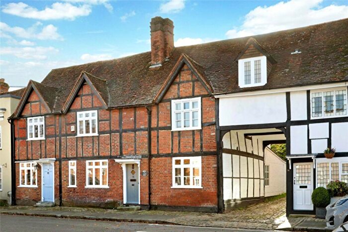 3 Bedroom Terraced House To Rent In High Street, Amersham, HP7