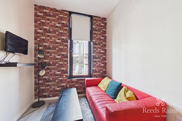 Apartment To Rent In Sir Thomas Street, Liverpool, Merseyside, L1