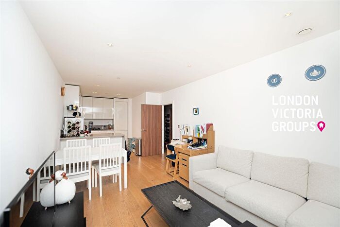2 Bedroom Flat For Sale In Vista House, Dickens Yard, Longfield Avenue, London, W5