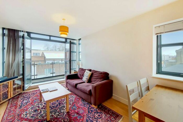 2 Bedroom Flat To Rent In Clapham Park Road, Clapham, London, SW4