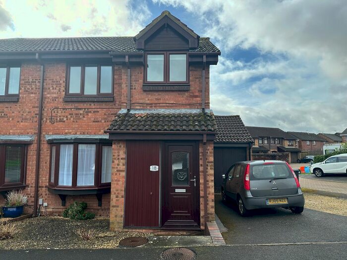 3 Bedroom Semi-Detached House To Rent In Camton Road, Swindon, SN5