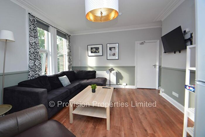 10 Bedroom Terraced House To Rent In Delph Lane, Woodhouse, Leeds, LS6
