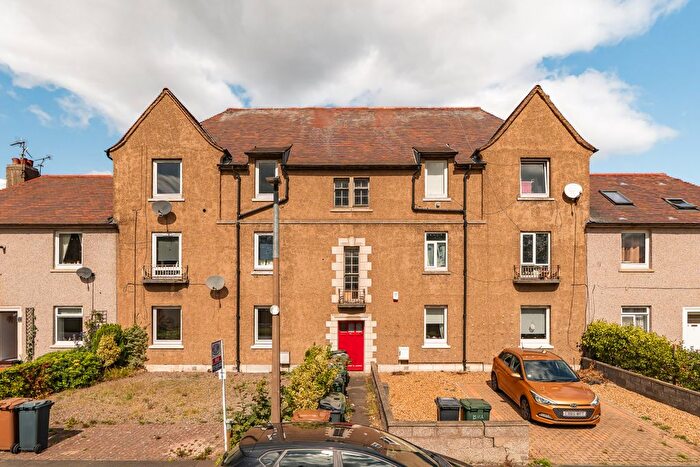 2 Bedroom Flat For Sale In / Parkhead Drive, Edinburgh, EH11