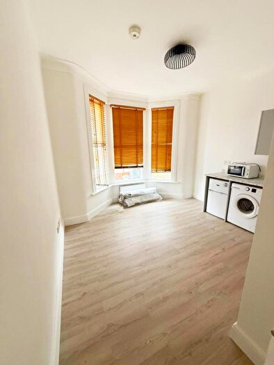 Studio To Rent In Greenleaf Road, Walthamstow, E17