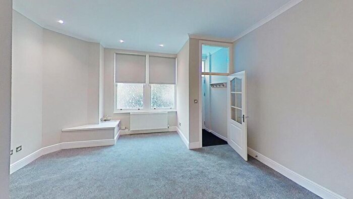 1 Bedroom Flat To Rent In Newhaven Road, Edinburgh, EH6