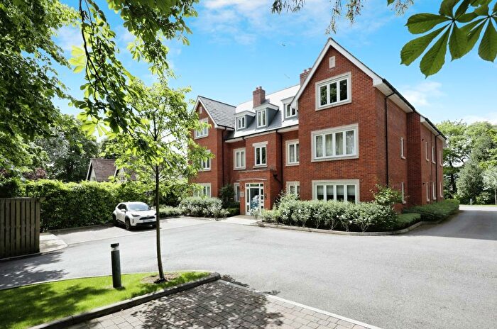 2 Bedroom Apartment To Rent In Amersham Road, High Wycombe, HP13
