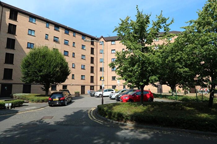 2 Bedroom Flat To Rent In Riverview Place, Glasgow, G5