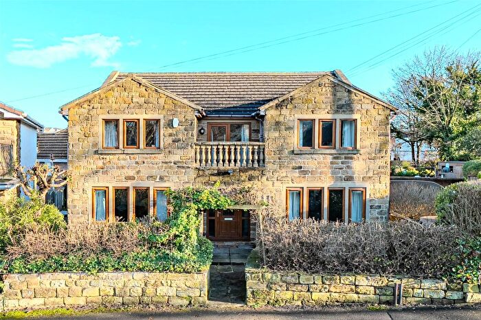 5 Bedroom Detached House For Sale In Green View, Town Street, Gildersome, Leeds, LS27