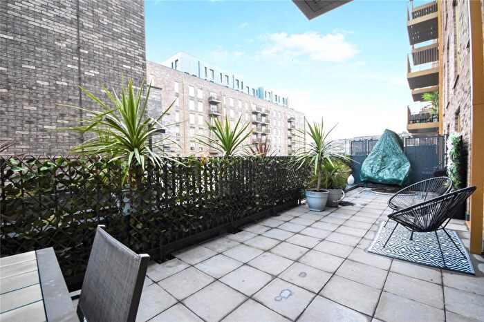 2 Bedroom Flat For Sale In Wharf Road, Chelmsford, Essex, CM2