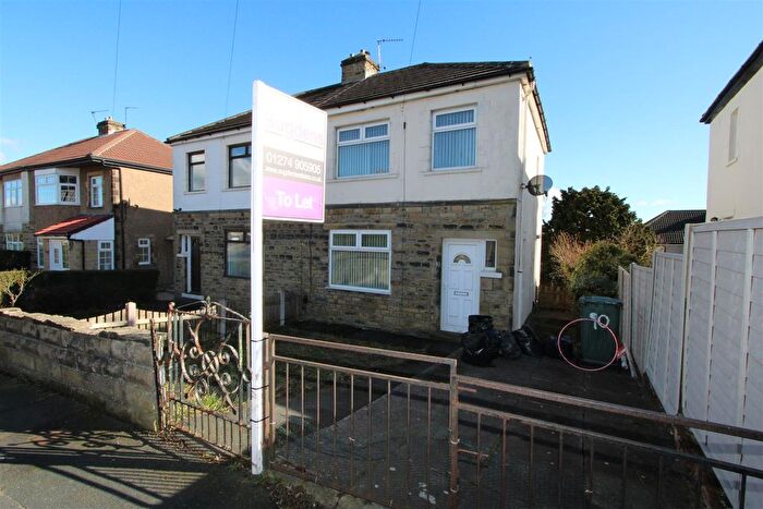 3 Bedroom Semi-Detached House To Rent In Leafield Avenue, Eccleshill, Bradford, BD2