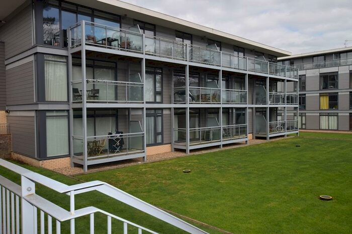 2 Bedroom Flat To Rent In Newsom Place, Manor Road, St Albans, AL1