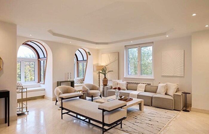 3 Bedroom Apartment To Rent In Avenue Road, St Johns Wood, NW8