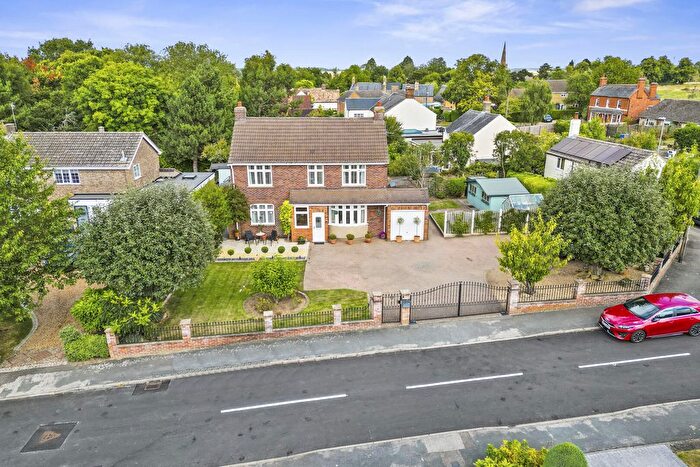 4 Bedroom Detached House For Sale In Station Road, Catworth, Huntingdon, PE28