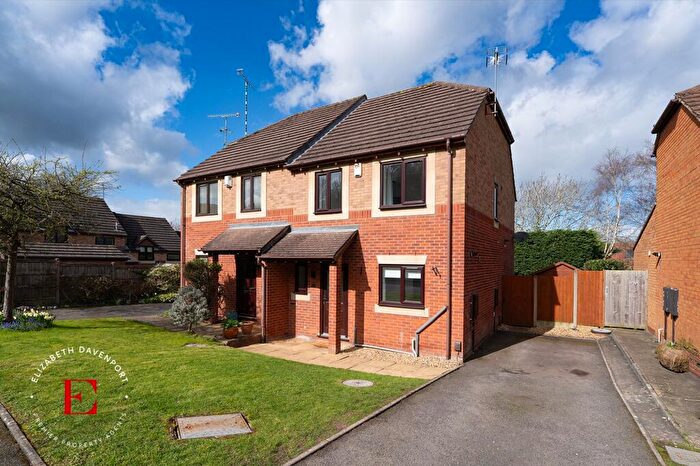 3 Bedroom Semi Detached House For Sale In Lulworth Park, Kenilworth, CV8