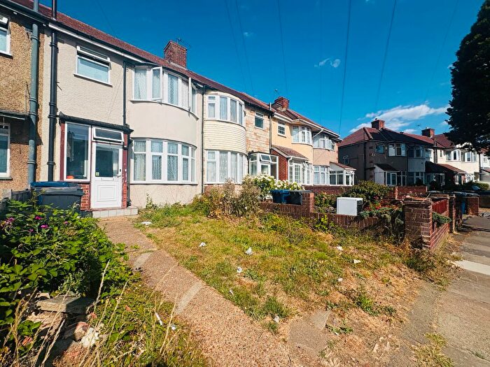3 Bedroom Terraced House For Sale In Ascot Gardens, Southall, UB1