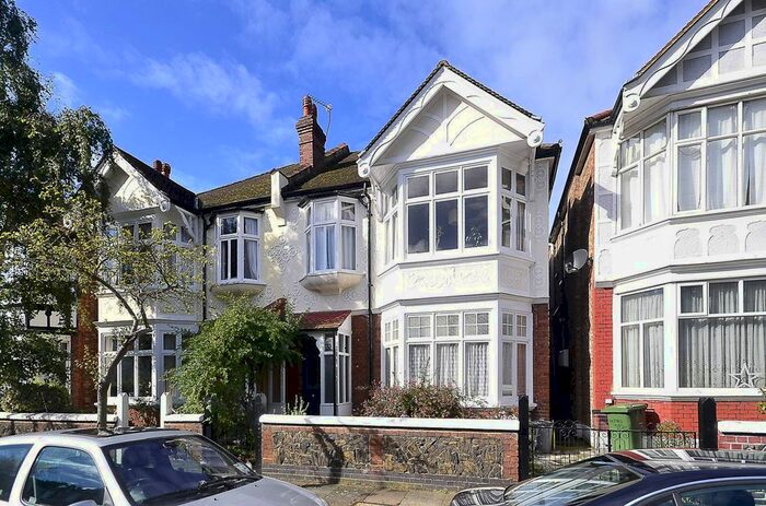 2 Bedroom Flat To Rent In Fordhook Avenue, Ealing Common, London, W5