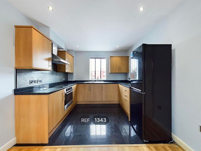 1 Bedroom Apartment To Rent In The Dock House, Dock Street, HU1