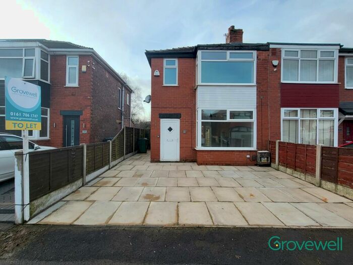 3 Bedroom Semi-Detached House To Rent In Welbeck Avenue, Chadderton, Oldham, OL9