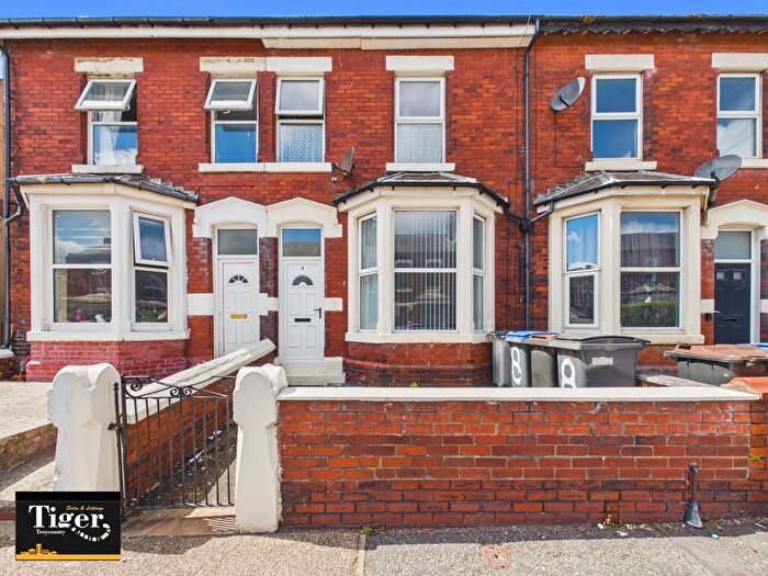 2 Bedroom Apartment For Sale In Cambridge Road, Blackpool, FY1