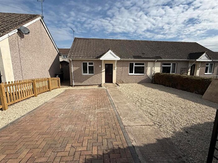 2 Bedroom Bungalow To Rent In Parklands, Malmesbury, SN16