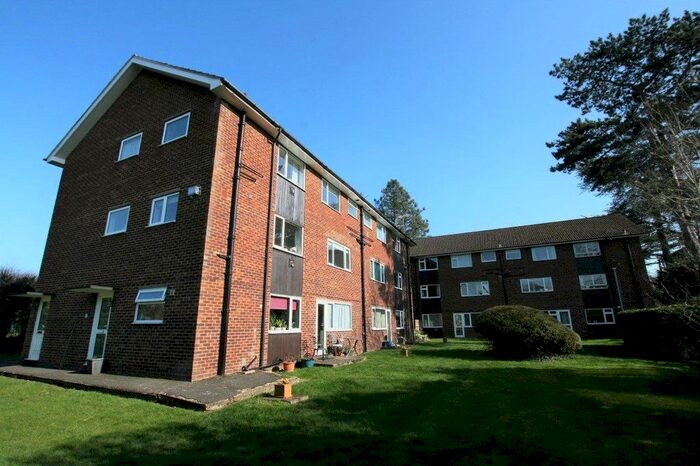 2 Bedroom Maisonette To Rent In Highfield Court, Waltham Road, Reading, RG10