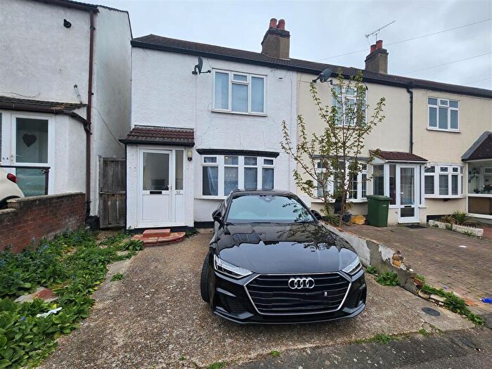 3 Bedroom Terraced House To Rent In Dunton Road Romford - Available Now!, RM1