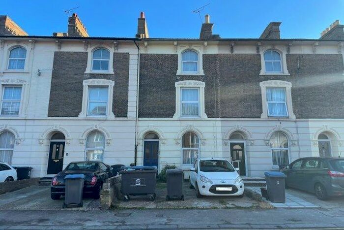 1 Bedroom Flat To Rent In Park Street, Dover CT16